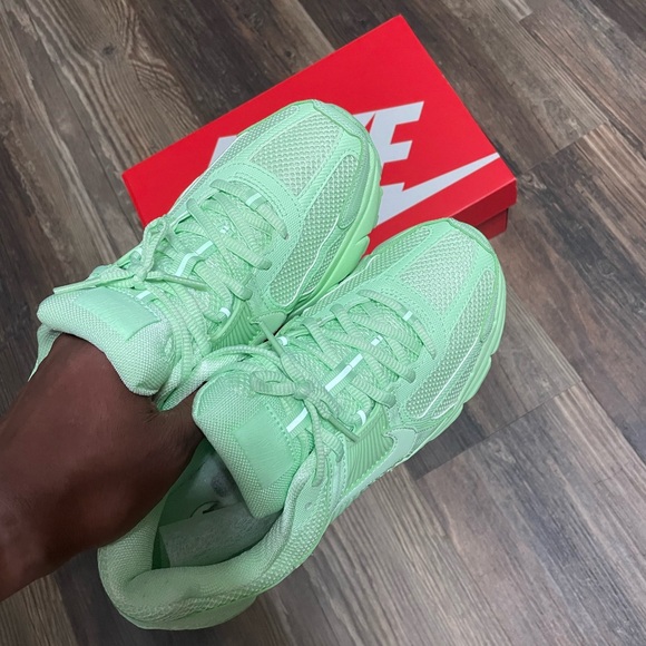 Nike Vomero - Picture 2 of 10